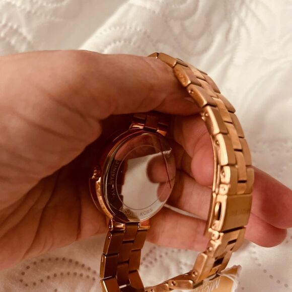 Michael Kors Garner Rose Gold-tone
Ladies Watch MK6409 - Picture 9 of 11